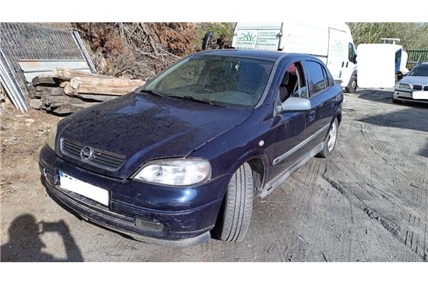 opel astra g berlina del año 2000