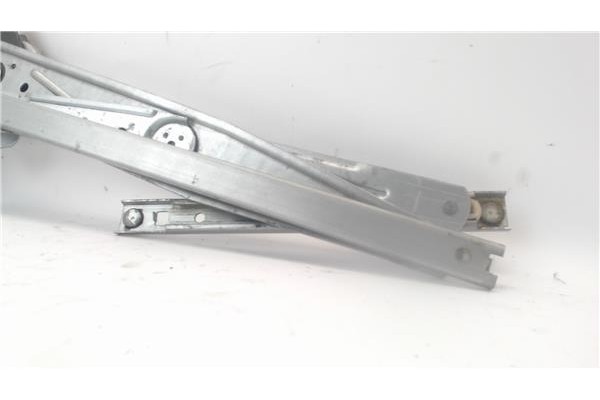 Recambio de mecanismo elevalunas delantero izquierdo para daewoo kalos referencia OEM IAM 96585734  