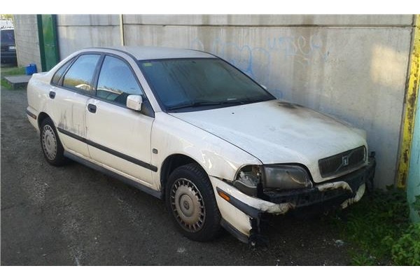 volvo s40 berlina del año 1998