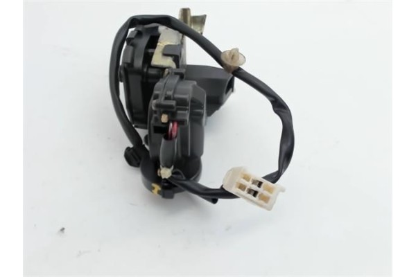 Recambio de cierre electromagnetico trasero derecho para mazda premacy (cp)(1999) 1.8 referencia OEM IAM   