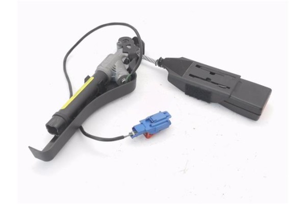 Recambio de anclaje cinturon delantero derecho para citroen c3 1.1 i referencia OEM IAM 8973TG 9639873877 