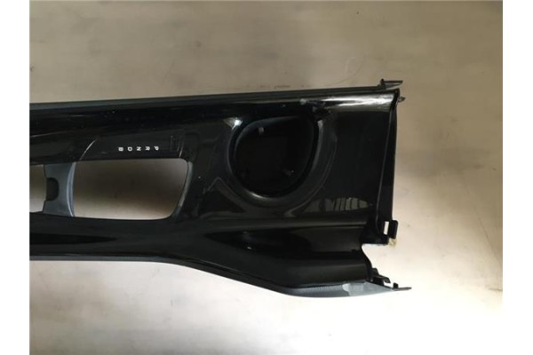 Recambio de reposabrazos para toyota c-hr (x10) 2.0 hibrido referencia OEM IAM 305003 1001042 