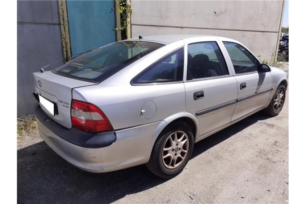 opel vectra b berlina del año 1998