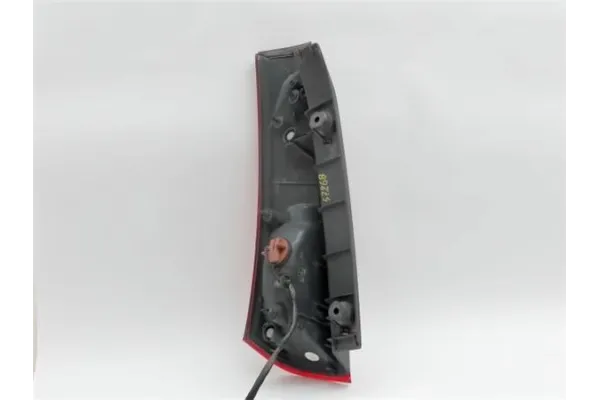 Recambio de piloto superior trasero derecho para kia ceed (ed) 1.6 crdi 115 referencia OEM IAM 924041H300 167610 
