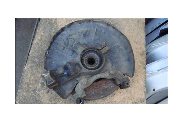 Recambio de mangueta delantero izquierda para audi 80 /90 (893) 1.8 referencia OEM IAM   