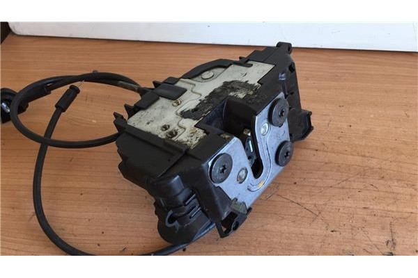 Recambio de cierre electromagnetico delantero izquierdo para renault clio iii 1.2 dynamique referencia OEM IAM   