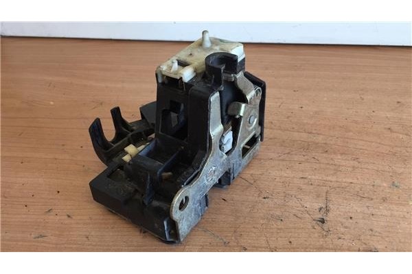 Recambio de cierre electromagnetico delantero derecho para renault clio ii fase i (b/cb0) 1.2 rt clima (b/cboa/f) referencia OEM