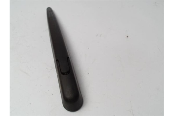 Recambio de brazo limpiaparabrisas trasero para citroen c4 berlina 1.6 16v referencia OEM IAM 9646801877 80012897 