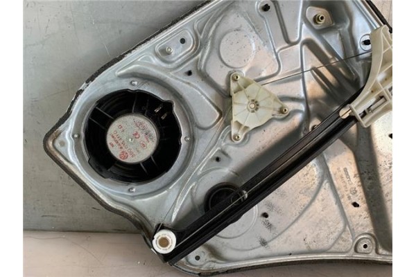 Recambio de radio / cd para peugeot 207 1.4 confort referencia OEM IAM 96643698XT A2C53250038 