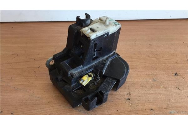 Recambio de cierre electromagnetico delantero izquierdo para renault clio ii fase i (b/cb0) 1.2 rt clima (b/cboa/f) referencia O