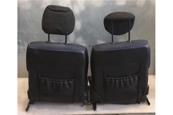 Recambio de juego asientos para citroen saxo 1.1 sx referencia OEM IAM 8850TT  