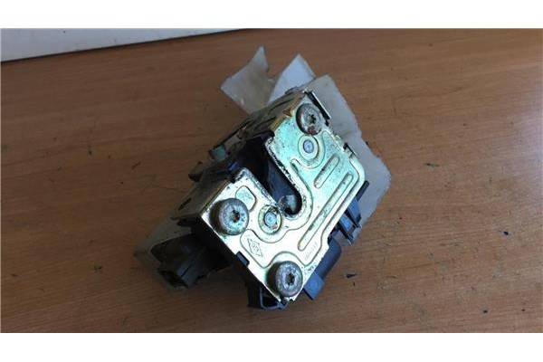 Recambio de cierre electromagnetico delantero derecho para renault clio ii fase i (b/cb0) 1.2 rt clima (b/cboa/f) referencia OEM