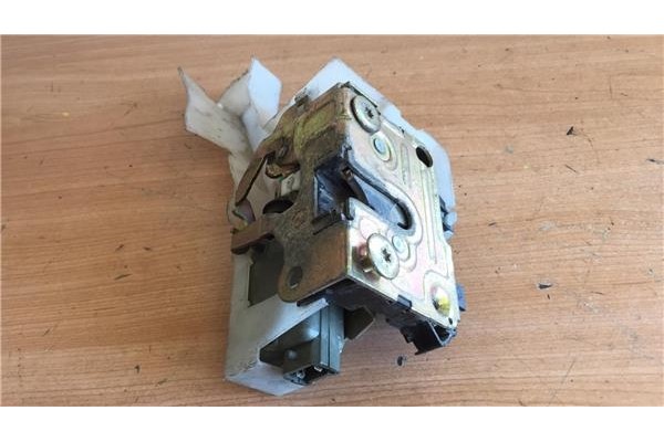 Recambio de cierre electromagnetico delantero derecho para renault clio ii fase i (b/cb0) 1.2 rt clima (b/cboa/f) referencia OEM