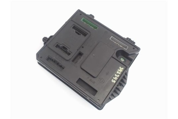 Recambio de centralita para renault megane iii berlina 5p 1.5 expression referencia OEM IAM 284B17882R  