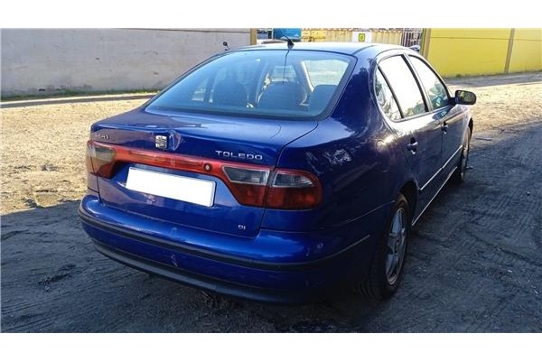 seat toledo (1m2) del año 2001