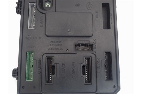 Recambio de centralita para renault megane iii berlina 5p 1.5 expression referencia OEM IAM 284B17882R  