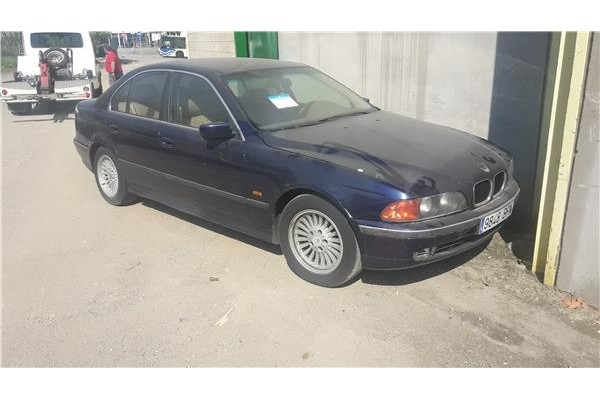 bmw serie 5 berlina (e39)(1995) del año 