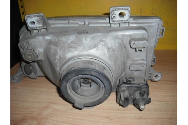 Recambio de faro delantero dcho para kia sportage 2.0 td 4wd referencia OEM IAM K08G51030B  