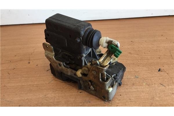 Recambio de cierre electromagnetico delantero derecho para renault clio i fase i / ii (b/c57) 1.2 alize referencia OEM IAM   