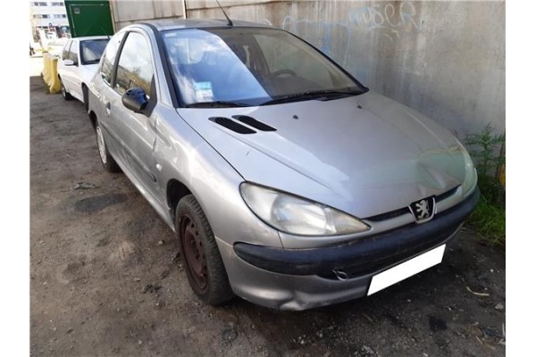 peugeot 206 berlina (1998) del año 