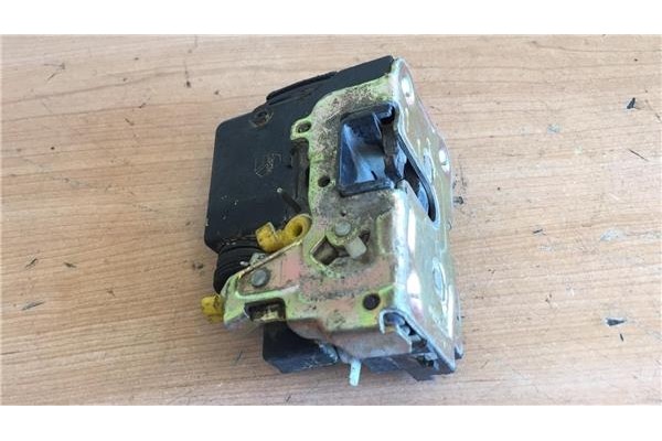 Recambio de cierre electromagnetico delantero izquierdo para renault clio i fase i / ii (b/c57) 1.2 alize referencia OEM IAM   