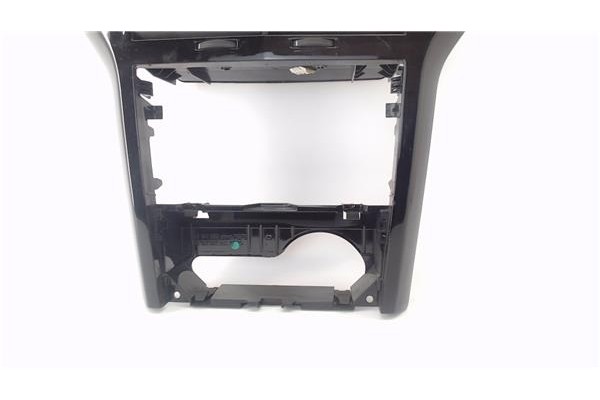 Recambio de embellecedor consola central para opel astra h gtc 1.9 cdti referencia OEM IAM 7209173 13141091 