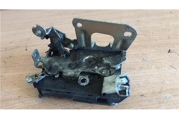 Recambio de cierre electromagnetico delantero derecho para renault clio i fase i / ii (b/c57) 1.2 alize referencia OEM IAM   