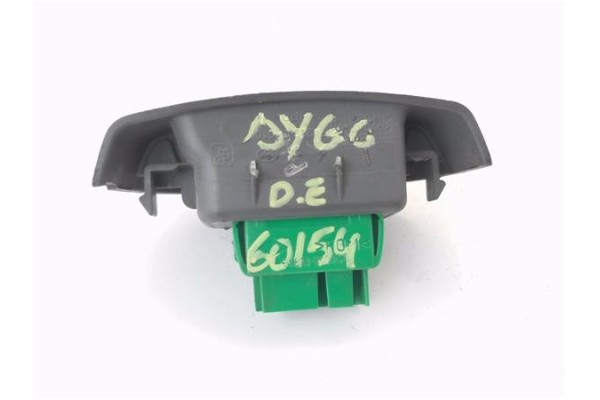 Recambio de mando elevalunas delantero izquierdo para toyota aygo (kgb/wnb) 1.0 básico referencia OEM IAM 848100H010A  