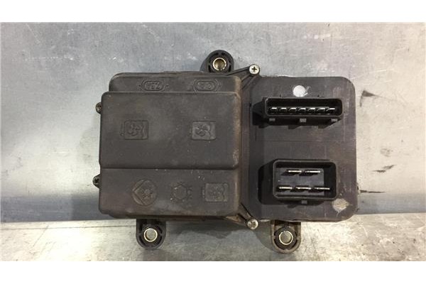 Recambio de caja fusibles/rele para fiat punto i berlina (176)(1993) 75 1.2 referencia OEM IAM 7738673 B837 