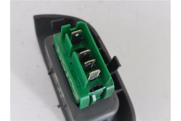 Recambio de mando elevalunas delantero izquierdo para toyota aygo (kgb/wnb) 1.0 básico referencia OEM IAM 848100H010A  