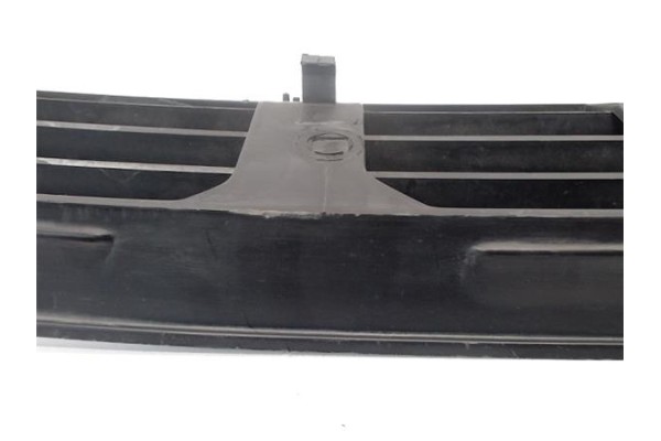 Recambio de rejilla paragolpes delantero para audi a4 avant (b5) referencia OEM IAM 8D0807683  8D0807103AAGRU , AUDI | 8D0807683
