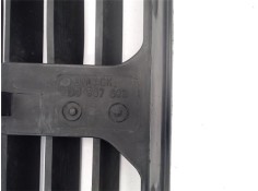 Recambio de rejilla paragolpes delantero para audi a4 avant (b5) referencia OEM IAM 8D0807683  8D0807103AAGRU , AUDI | 8D0807683