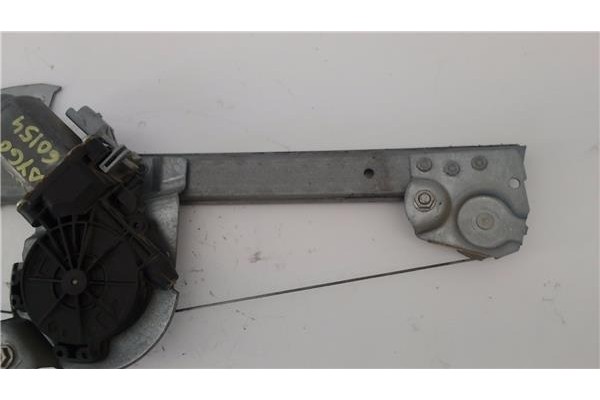 Recambio de mecanismo elevalunas delantero izquierdo para toyota aygo (kgb/wnb) 1.0 básico referencia OEM IAM 698200H010  