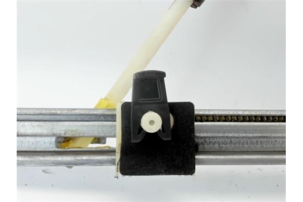 Recambio de mecanismo elevalunas trasero derecho para renault laguna ii (bg0) referencia OEM IAM 8200000558 LTRN124R 