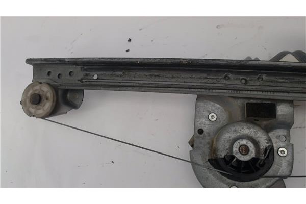 Recambio de mecanismo elevalunas delantero izquierdo para toyota aygo (kgb/wnb) 1.0 básico referencia OEM IAM 698200H010  