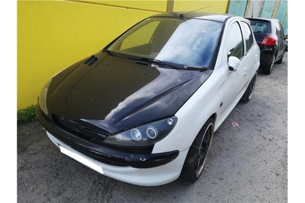peugeot 206 berlina (1998) del año 