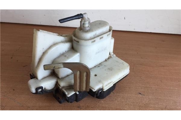 Recambio de cierre electromagnetico trasero derecho para seat cordoba berlina (6k2)(1993 ) 1.4 clx [1,4 ltr. - 44 kw] referencia