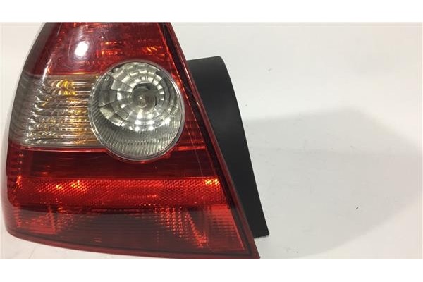 Recambio de piloto trasero izquierdo para renault megane ii sedán (lm0/1_) 1.5 dci referencia OEM IAM 8200142682  