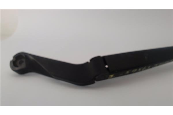 Recambio de brazo limpiaparabrisas delantero izquierdo para citroen jumper furgón 2.2 hdi 120 referencia OEM IAM 6429CG  
