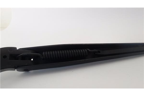Recambio de brazo limpiaparabrisas delantero derecho para citroen jumper furgón 2.2 hdi 120 referencia OEM IAM 6429CH  