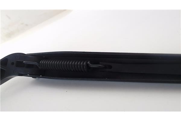 Recambio de brazo limpiaparabrisas delantero derecho para citroen jumper furgón 2.2 hdi 120 referencia OEM IAM 6429CH  