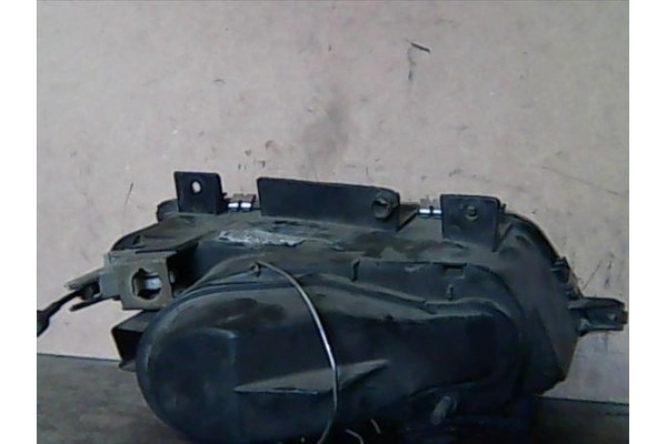 Recambio de faro delantero izquierdo para peugeot 405 berlina 1.9 referencia OEM IAM 6204E3  