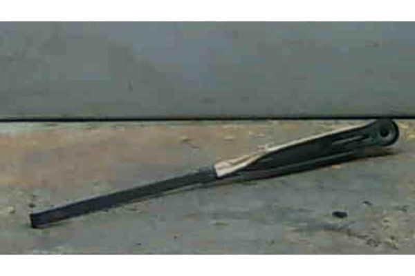 Recambio de brazo limpiaparabrisas trasero para peugeot 106 (s2)(1996) 1.1 i referencia OEM IAM   