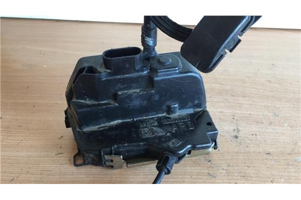 Recambio de cierre electromagnetico trasero derecho para nissan primera berlina (p12) 1.6 acenta referencia OEM IAM   