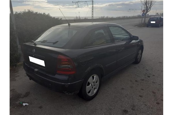 opel astra g berlina del año 2002
