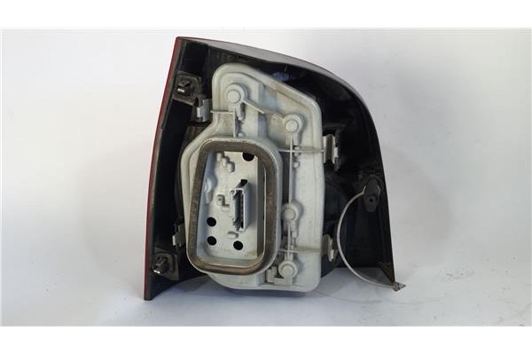 Recambio de piloto trasero derecho para volkswagen polo iv (9n1) 1.2 12v referencia OEM IAM 6Q6945096G 6Q6945112A 6Q6944096B , A