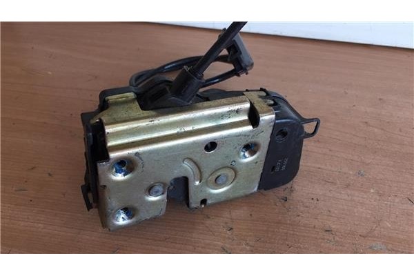 Recambio de cierre electromagnetico trasero izquierdo para nissan primera berlina (p12) 1.6 acenta referencia OEM IAM   