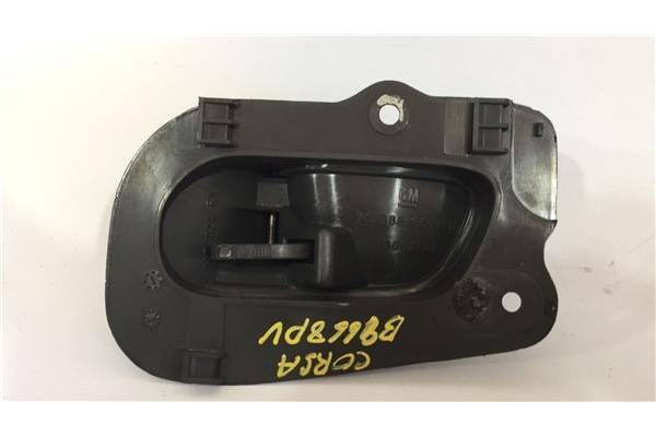 Recambio de manilla int. puerta delantero derecha para opel corsa b 1.2 i referencia OEM IAM 136704  