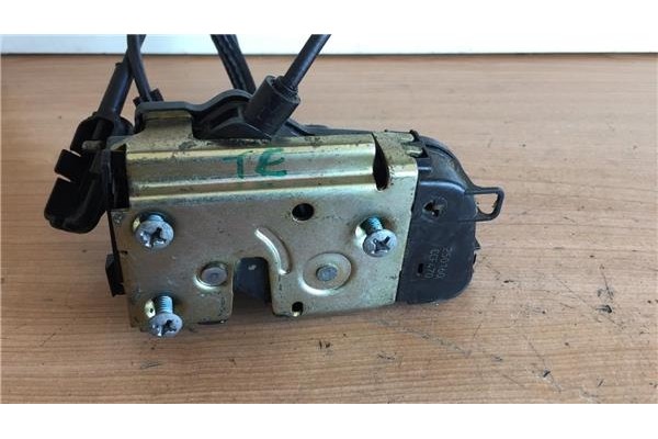 Recambio de cierre electromagnetico trasero izquierdo para nissan primera berlina (p12) 1.6 acenta referencia OEM IAM   