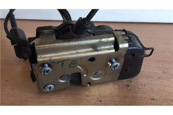 Recambio de cierre electromagnetico trasero izquierdo para nissan primera berlina (p12) 1.6 acenta referencia OEM IAM   